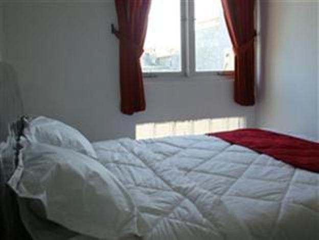 Providence Homestay Surabaya Room photo